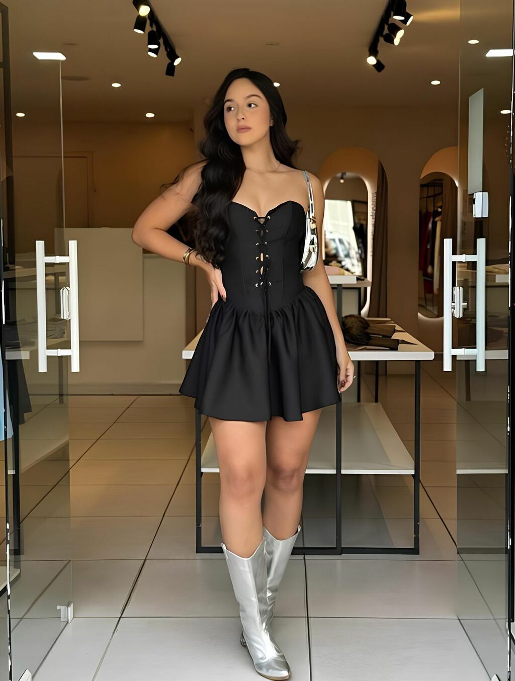 Vestido Curto Corset com Amarrações Modern Yasmin