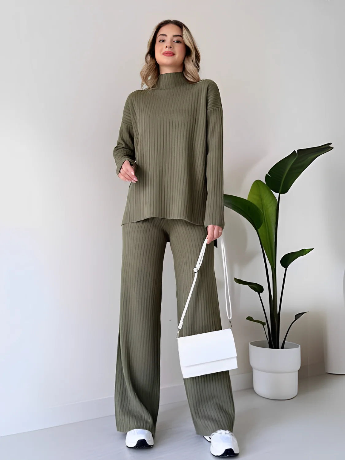 Conjunto de Tricô Canelado com Suéter Mullet Gola Alta e Calça Pantalona Modern Laura - OUTONO/INVERNO