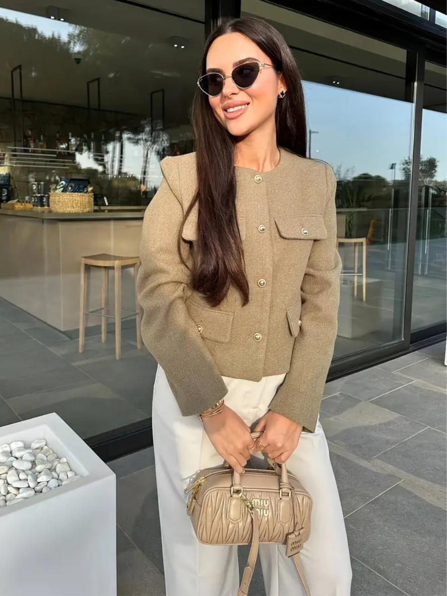 Casaco Feminino com Bolsos Modern Michele