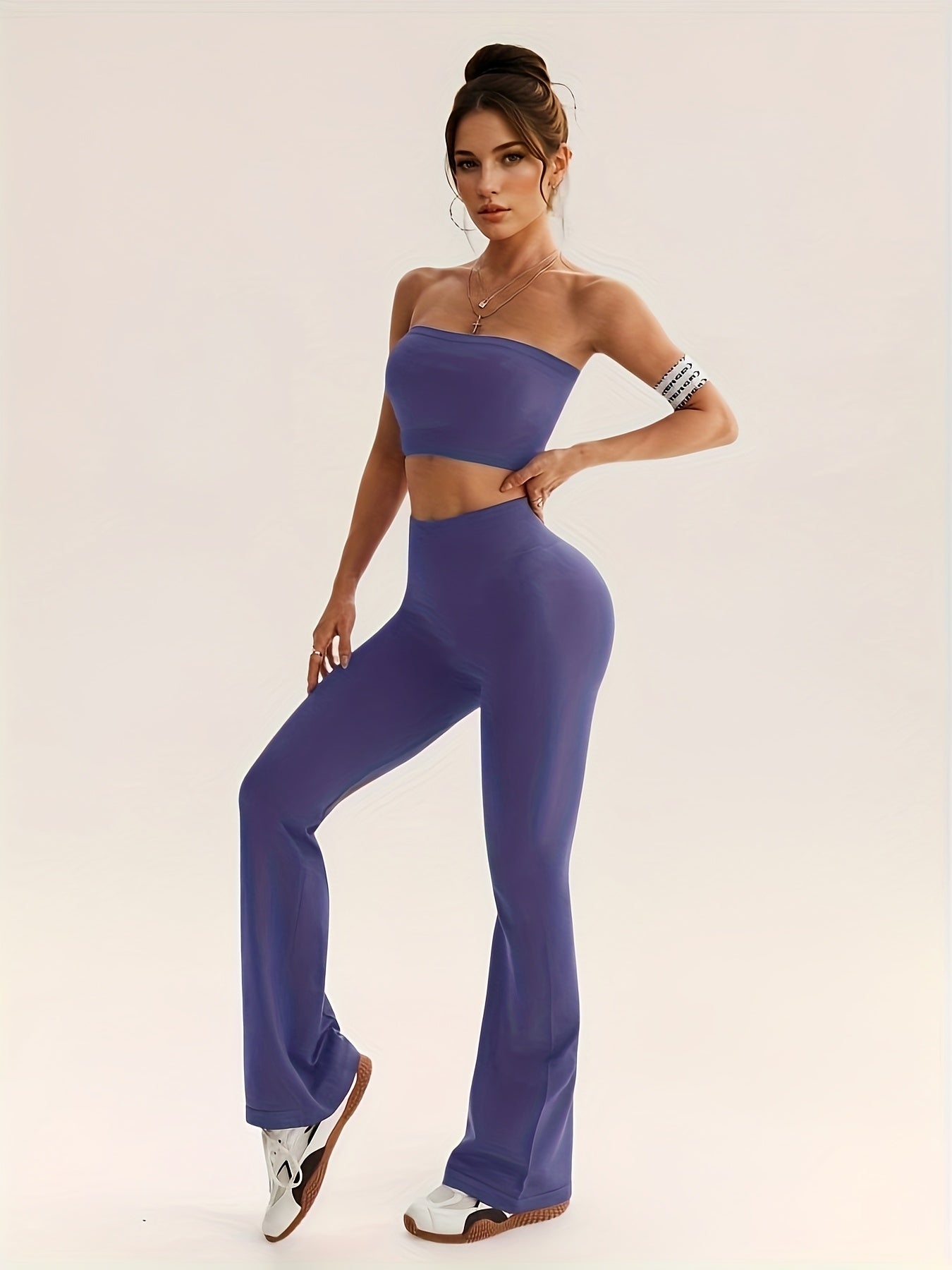 Conjunto Esportivo Top sem Alça e Calça Flare Modern Nayara