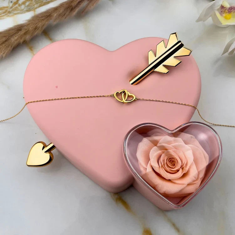 Caixa Cupido Apaixonado com Rosa Eterna & Colar Personalizado