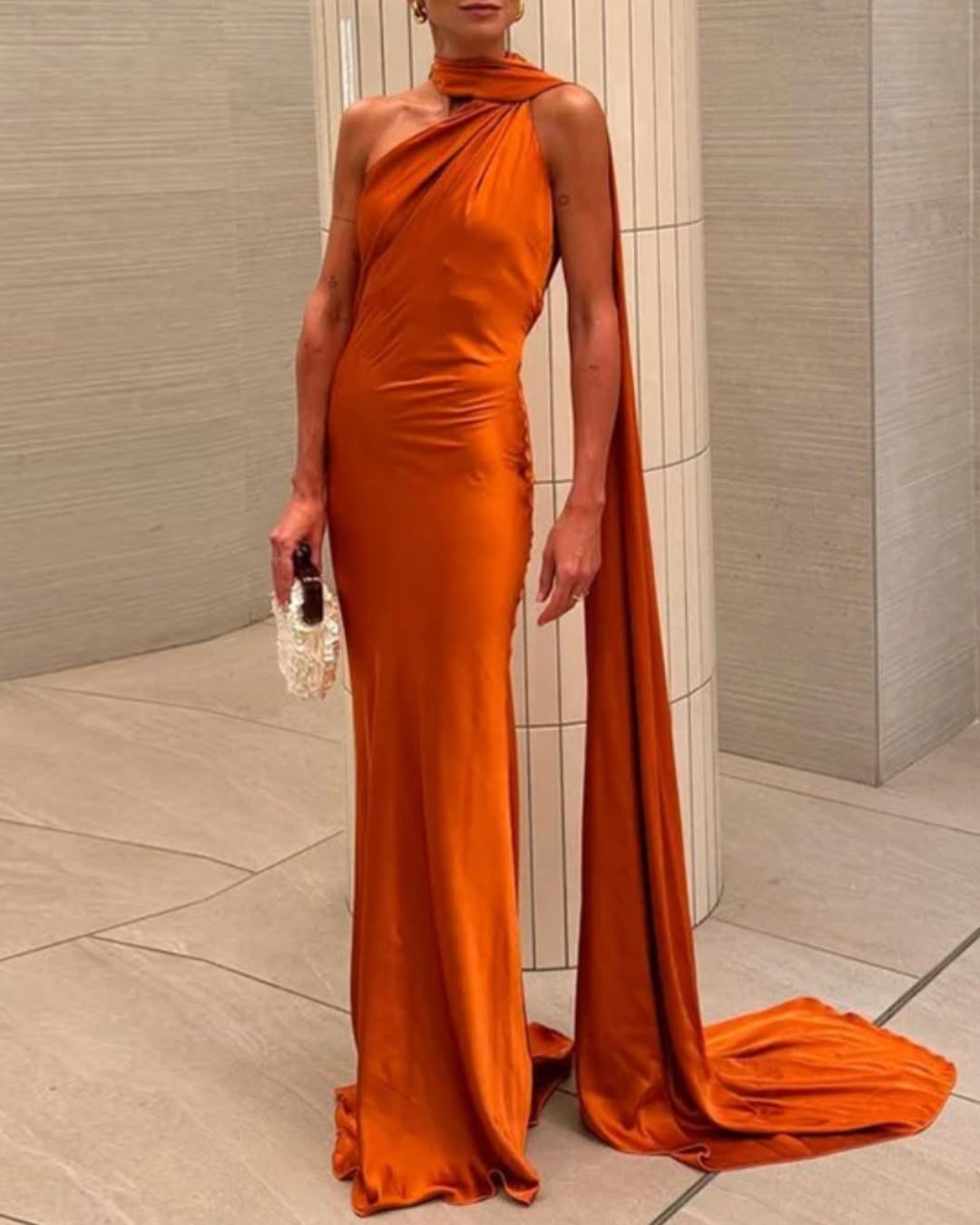 Vestido Longo Decote nas Costas Modern Dominique