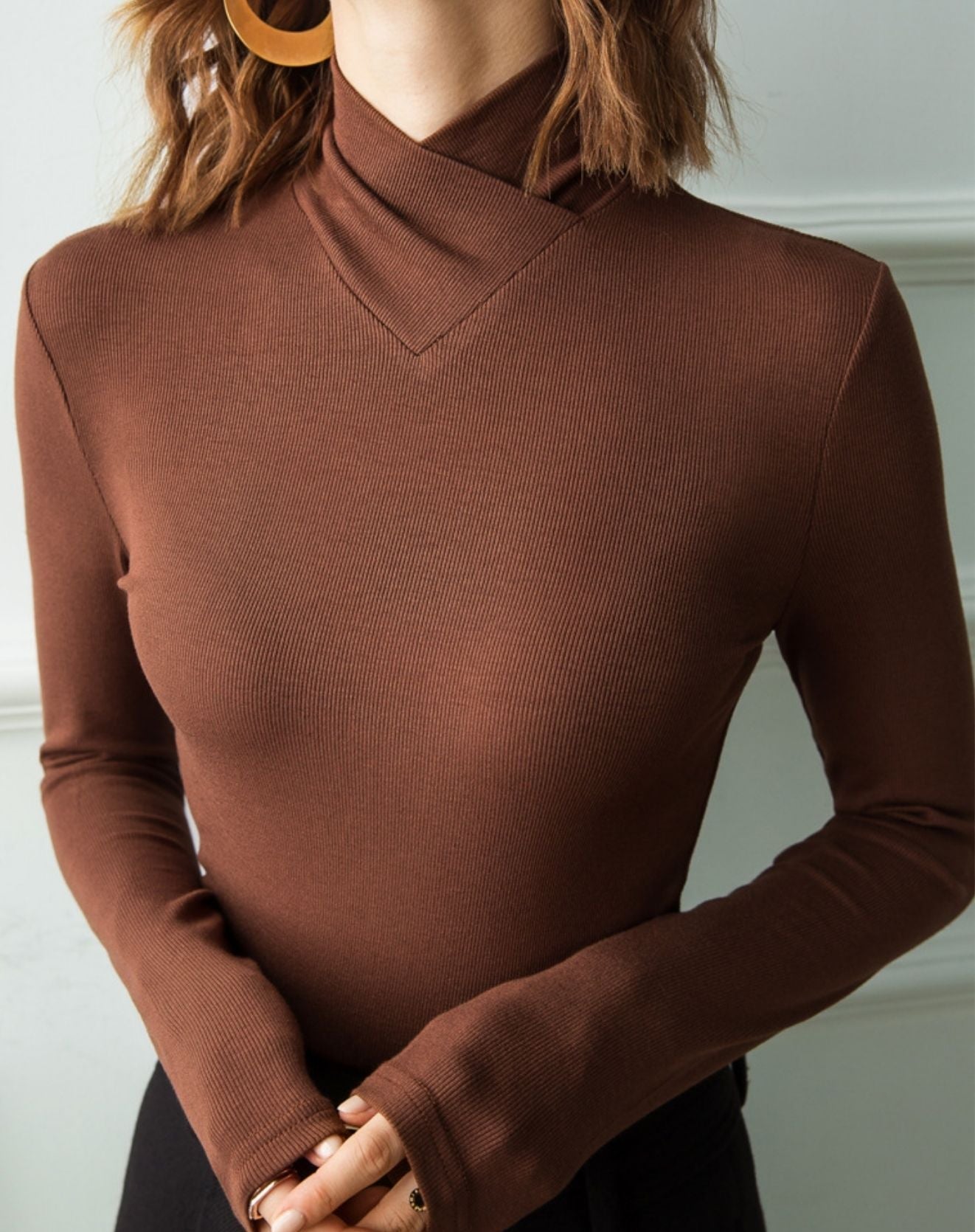 Blusa Gola Alta Transpassada Modern Manny