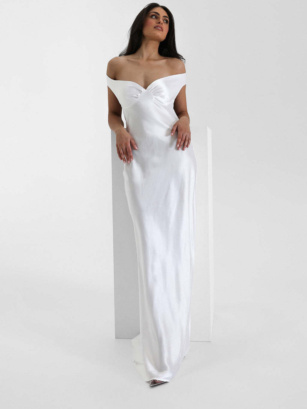 Vestido Longo Ombro a Ombro Cetim Jaine