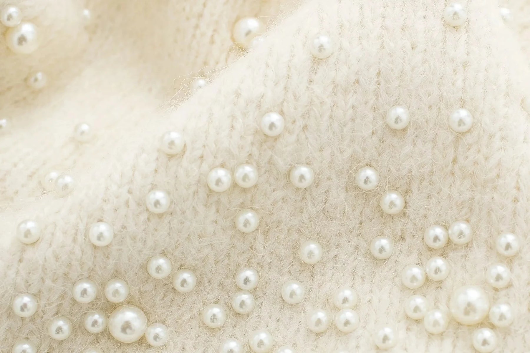 Conjunto Tricô Sueter e Saia com Pérolas Modern Martina