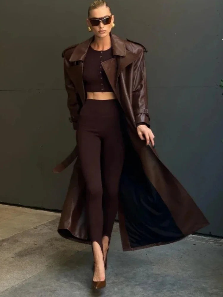 Sobretudo Feminino de Couro Retrô Modern Antonieta