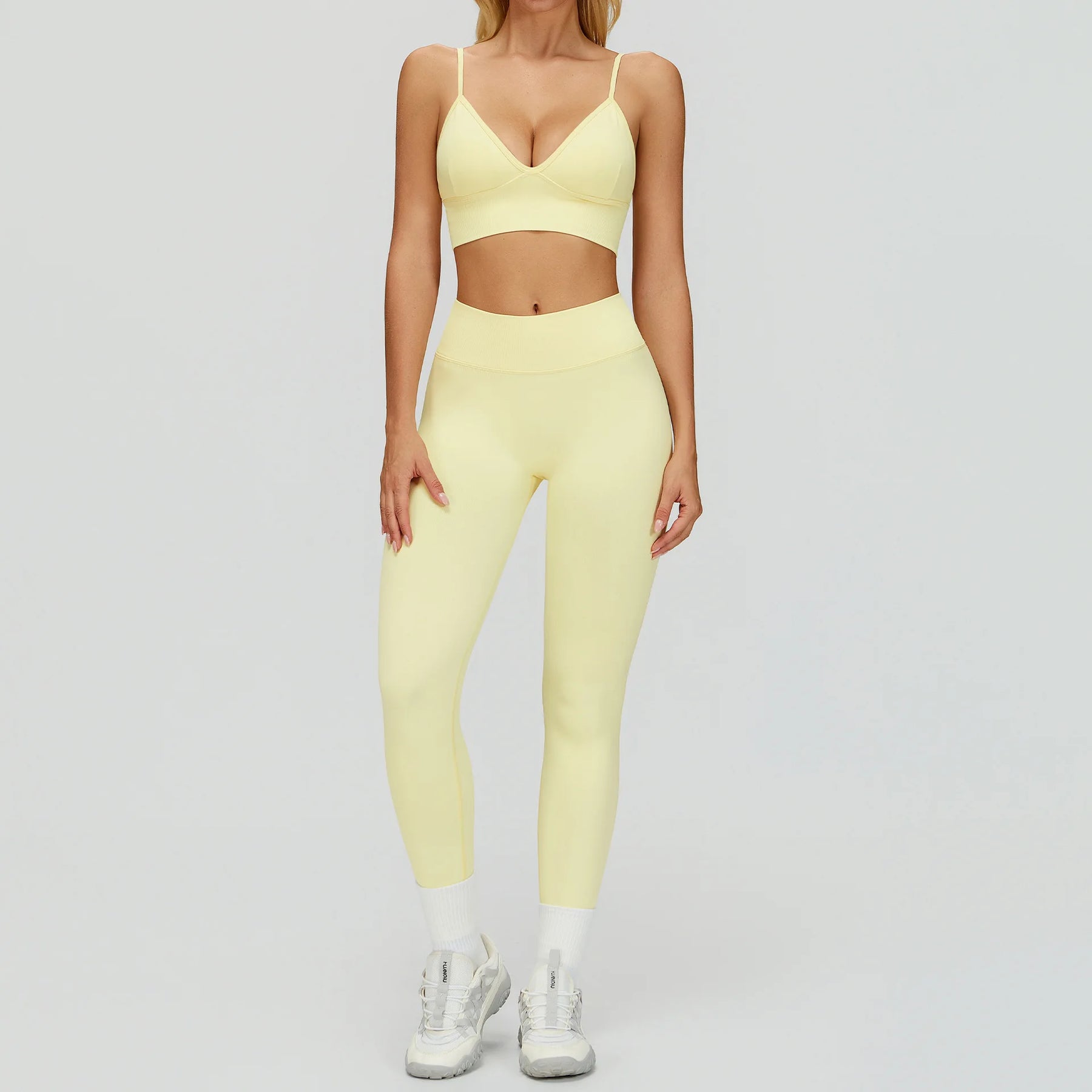 Conjunto Três Peças Top Push Up com Jaqueta e Calça Legging Modern Lace