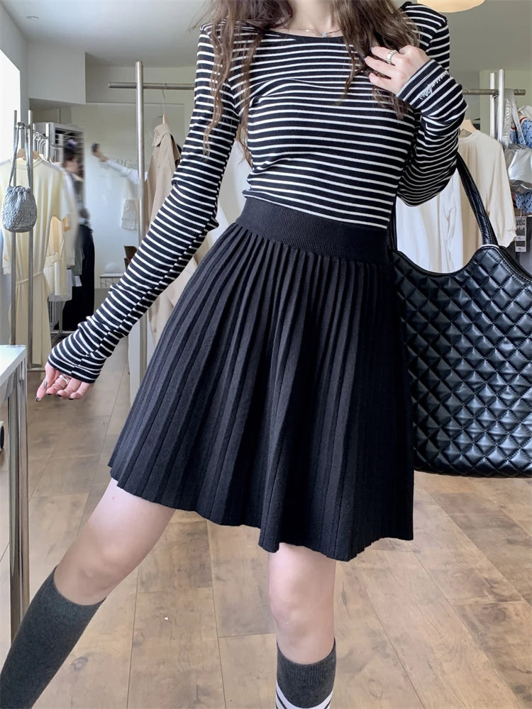 Saia Plissada Cintura Alta Modern Charlie