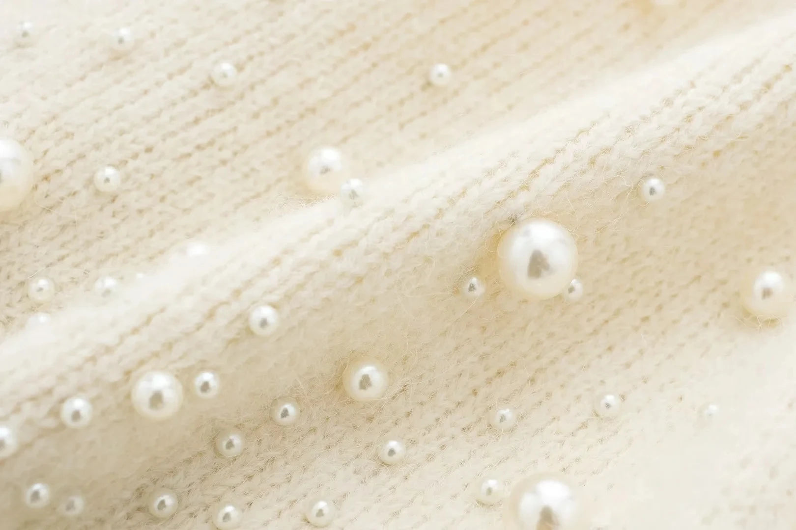 Conjunto Tricô Sueter e Saia com Pérolas Modern Martina