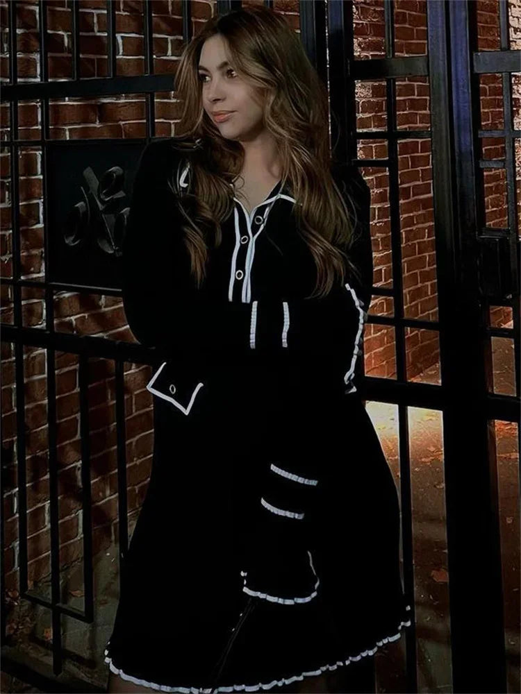 Vestido Curto Manga Longa com Botões Modern Amélie