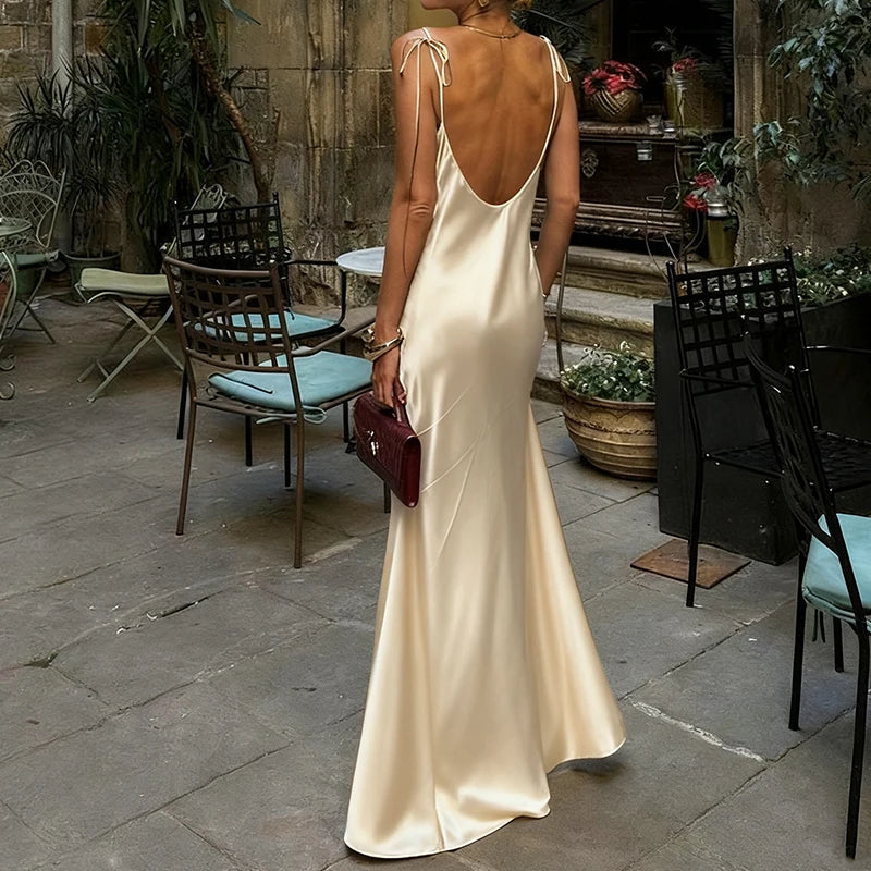 Vestido Longo Acetinado Decote nas Costas Modern Eden