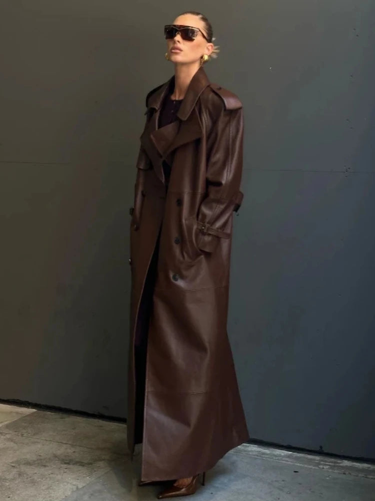 Sobretudo Feminino de Couro Retrô Modern Antonieta