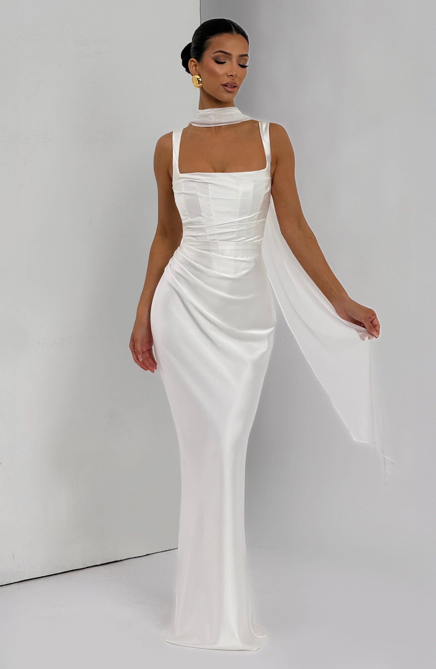 Vestido Longo de Cetim com Lenço Modern Viena