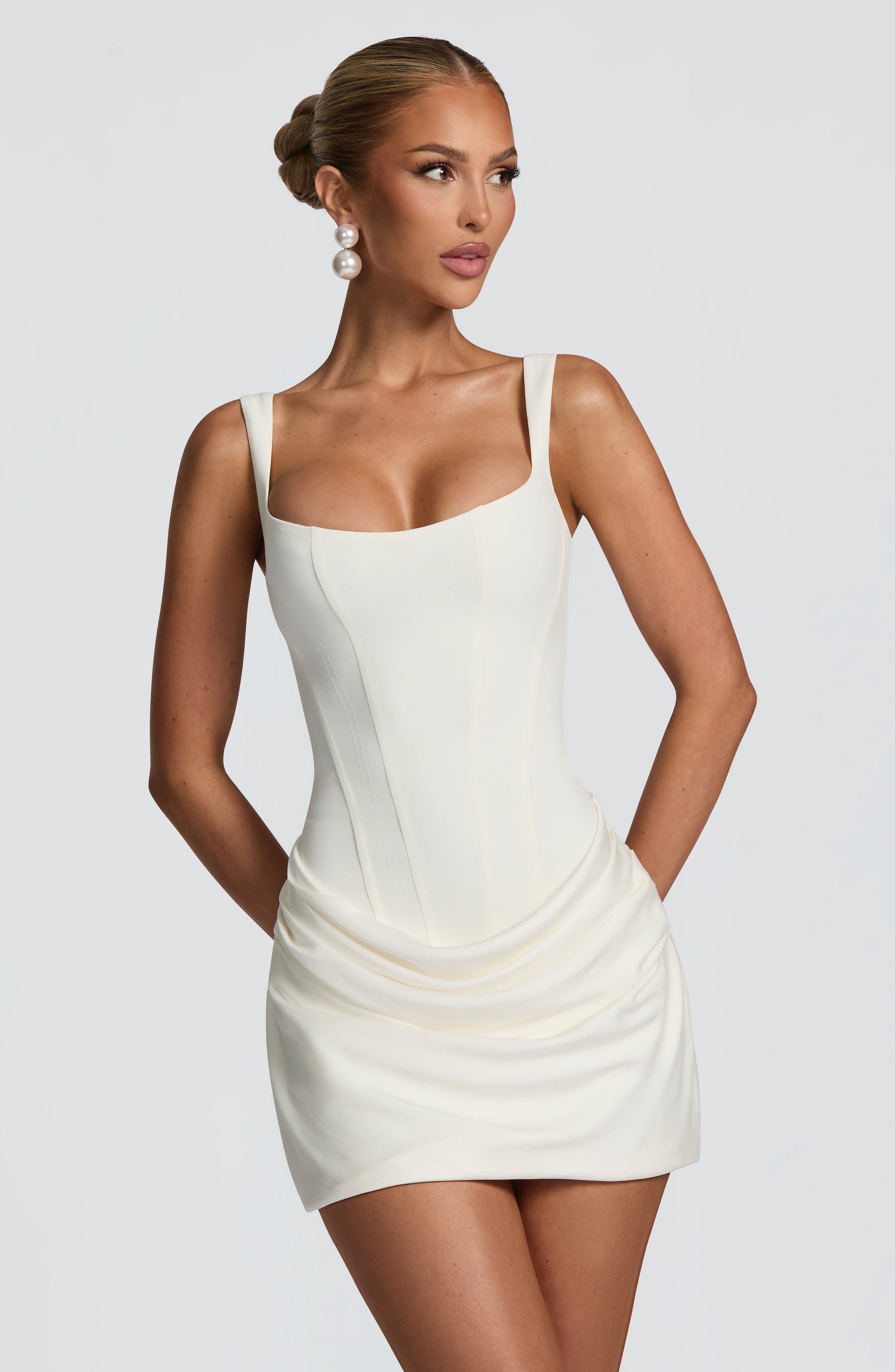 Vestido Curto com Corselet Modern Mia