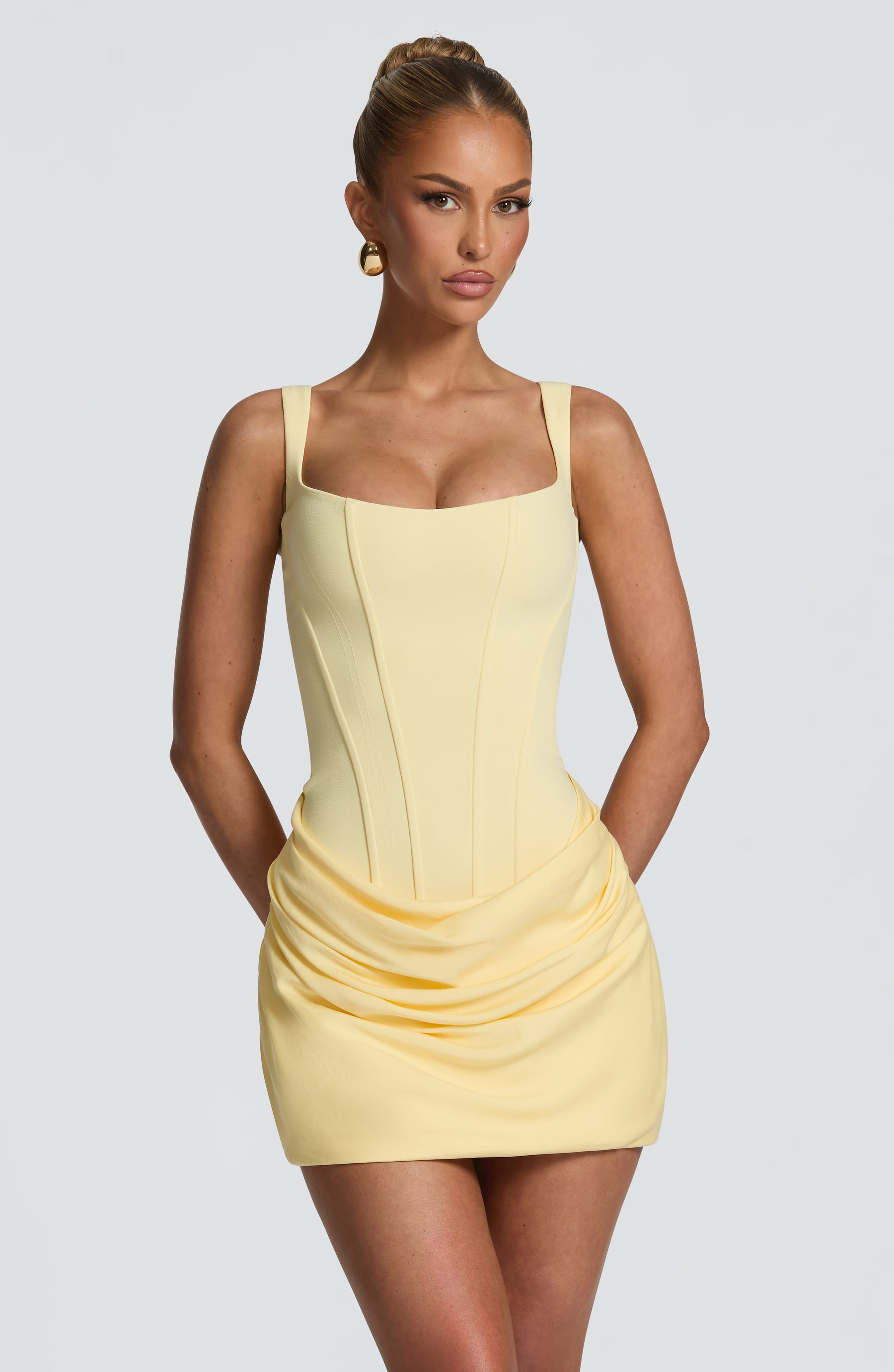 Vestido Curto com Corselet Modern Mia