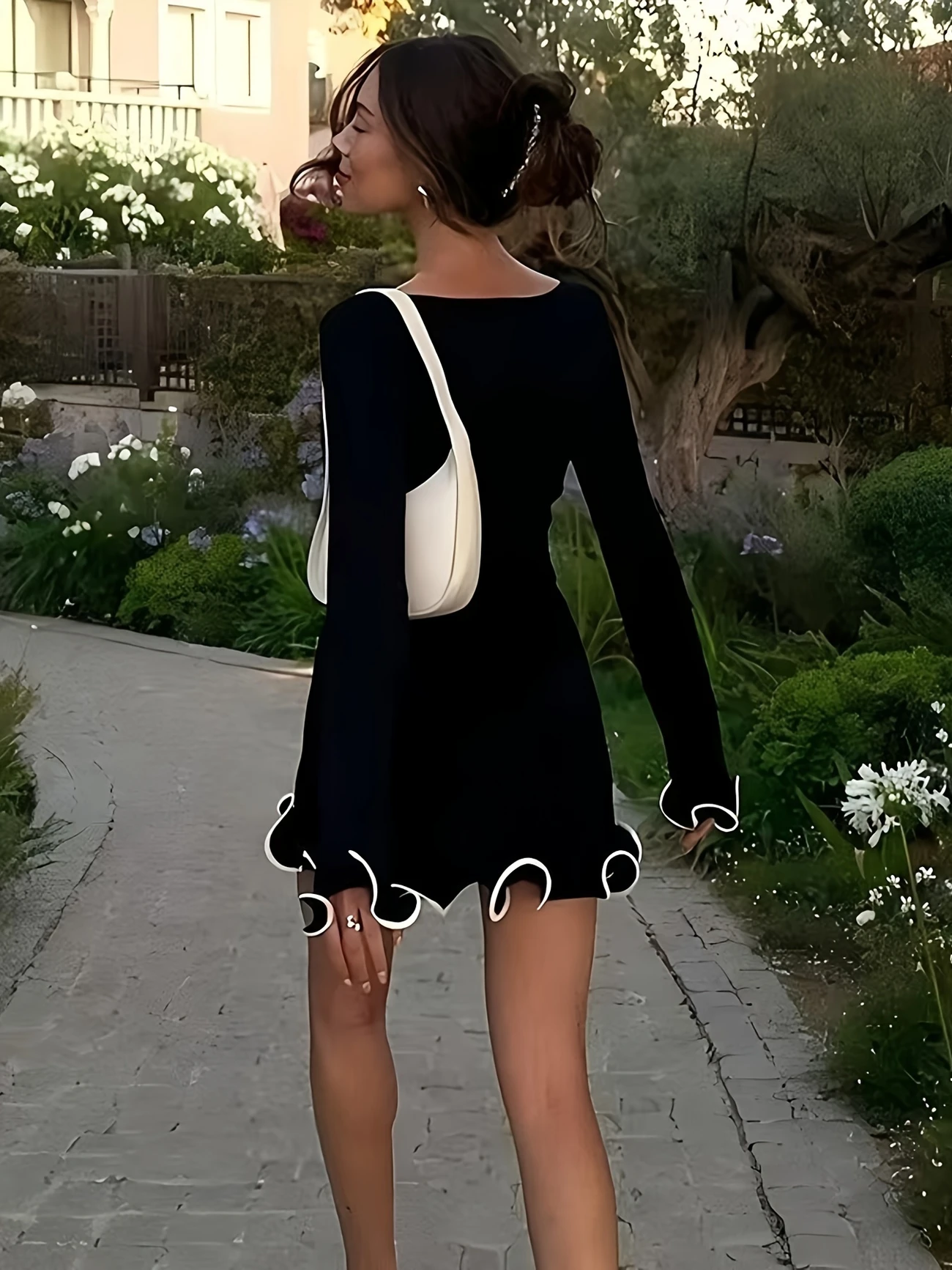 Vestido Curto Manga Comprida com Babado Modern Estella