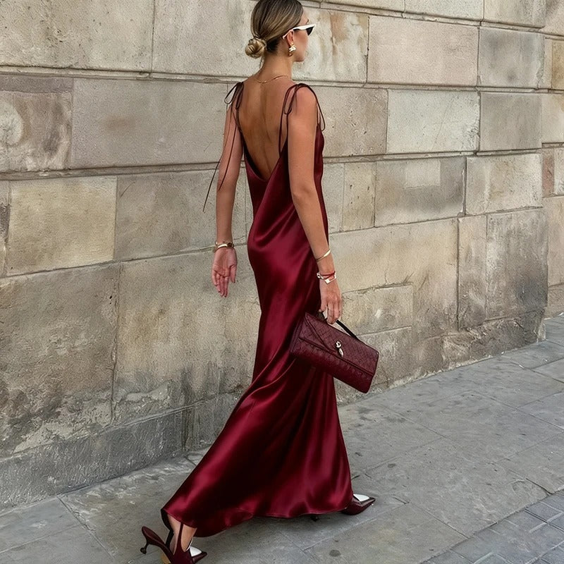 Vestido Longo Acetinado Decote nas Costas Modern Eden