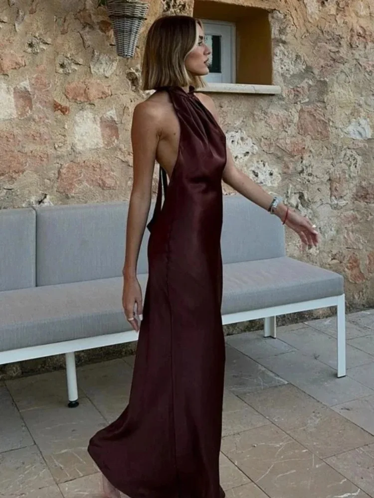 Vestido Longo Acetinado com Decote nas Costas Modern Hailey