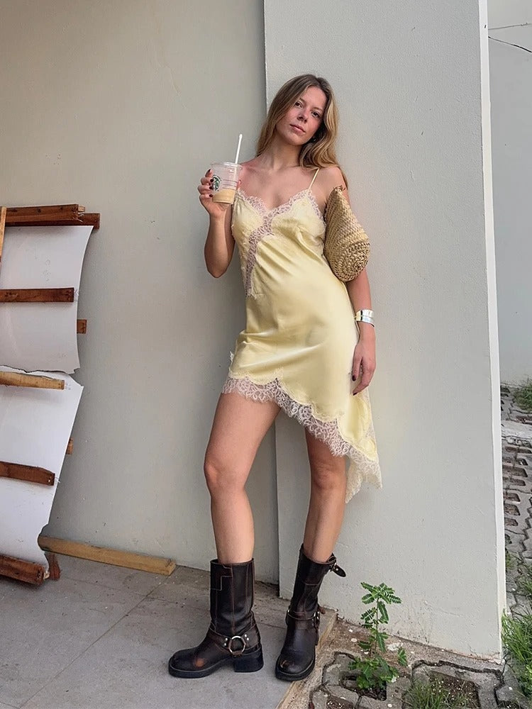 Vestido Curto Cetim Tendência Modern Daily
