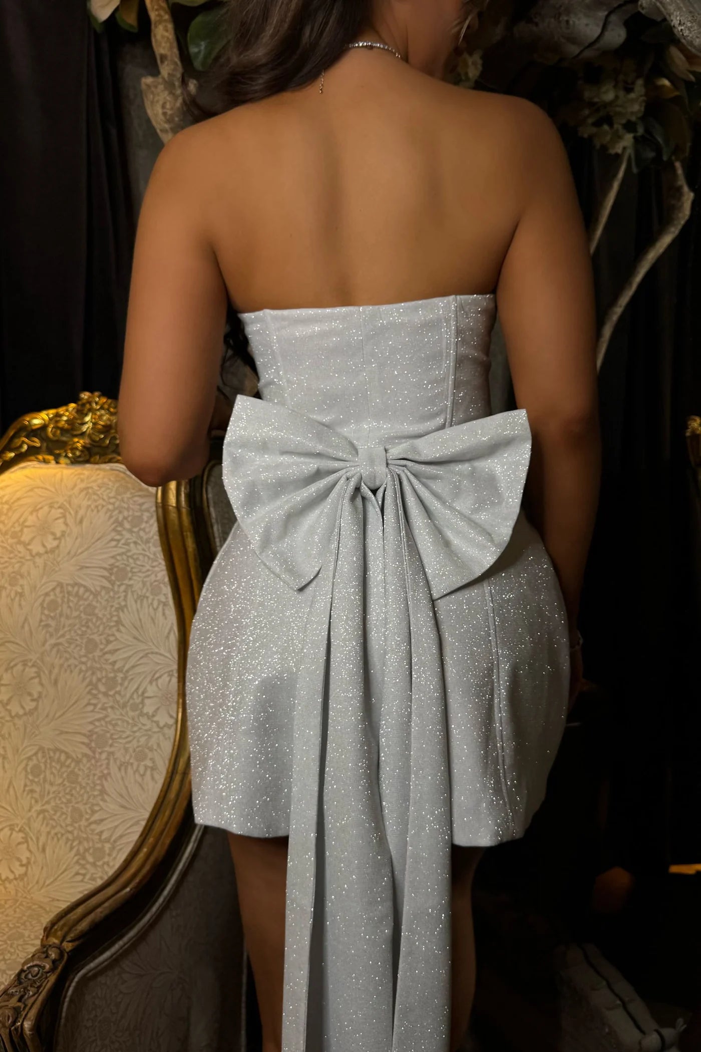 Vestido Curto De Brilho com Laço Modern Alice