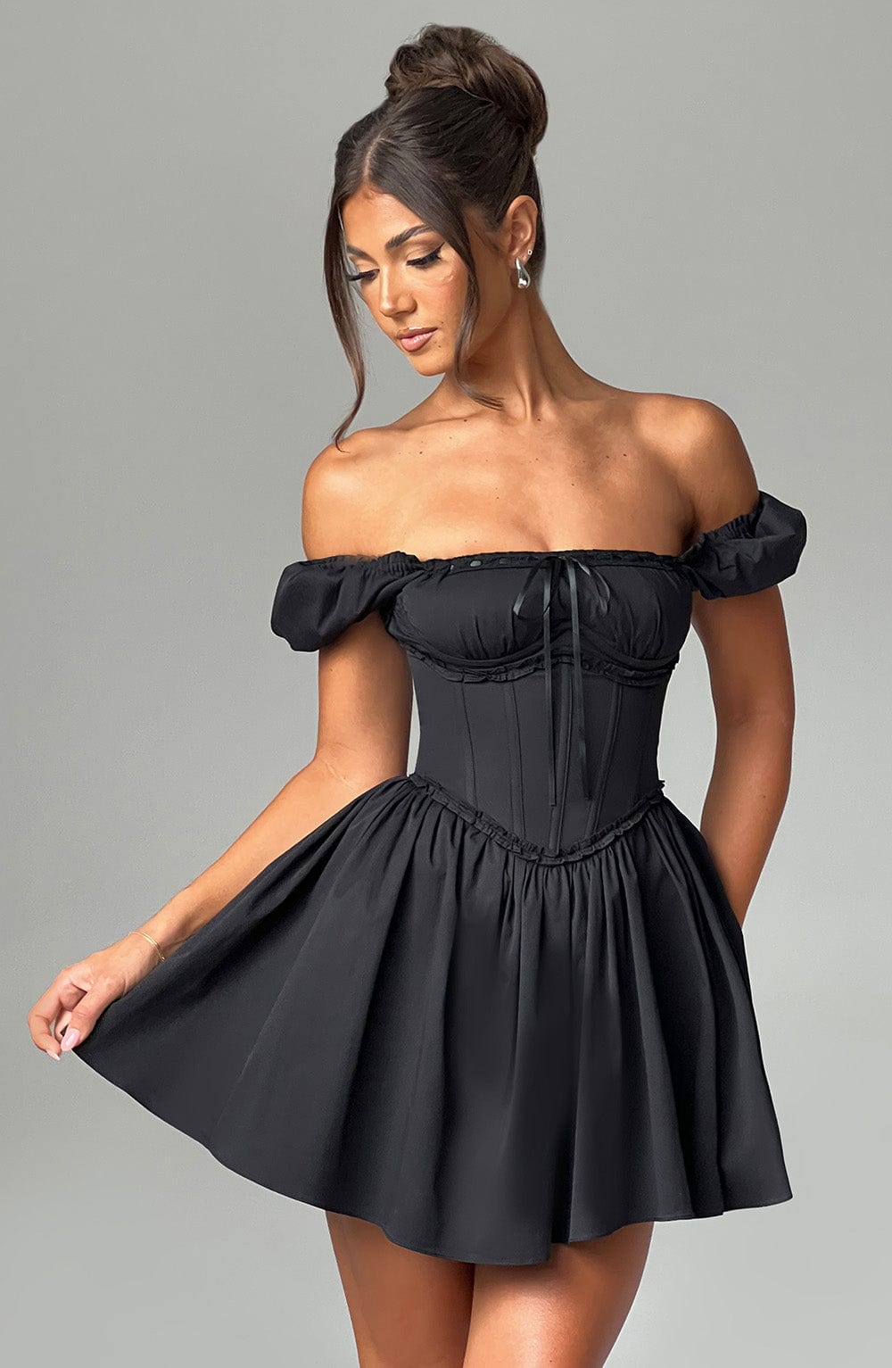 Vestido Curto Bustier Modern Penélope Preto - GOLDEN ERA