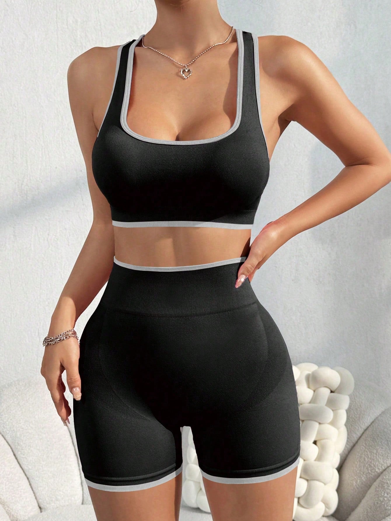 Conjunto Top e Shorts com Empina Modern Shaper -FITNESS