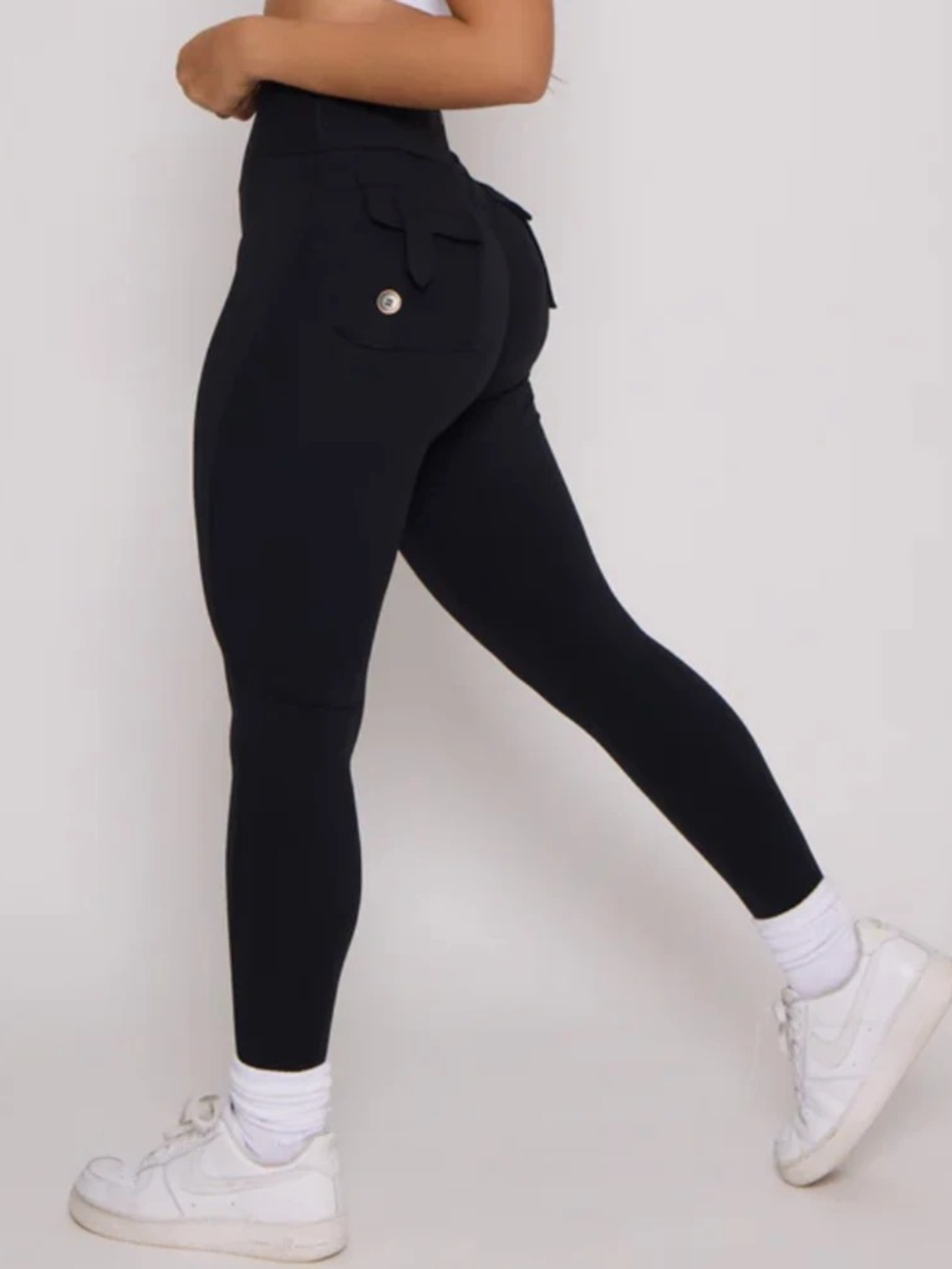 Calça Legging Modeladora Modern Shaper com Bolsos e Empina Bumbum