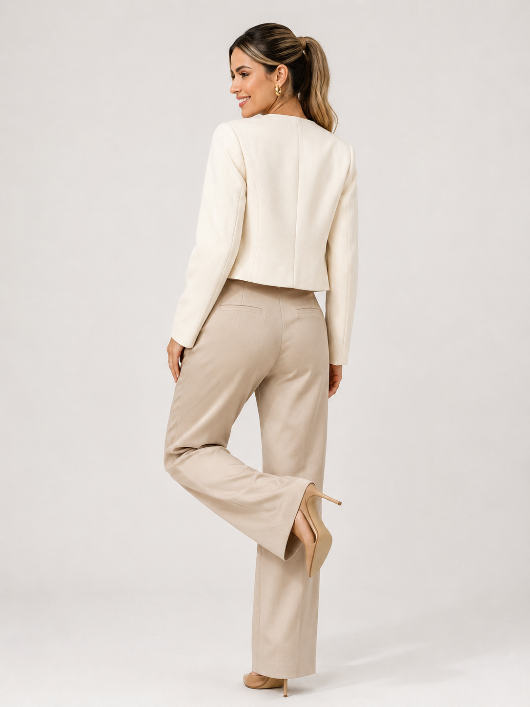 Casaco Feminino com Bolsos Modern Michele
