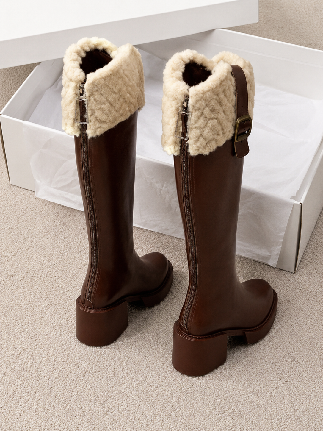 Bota Cano Longo Detalhe de Pelúcia Modern Cecília