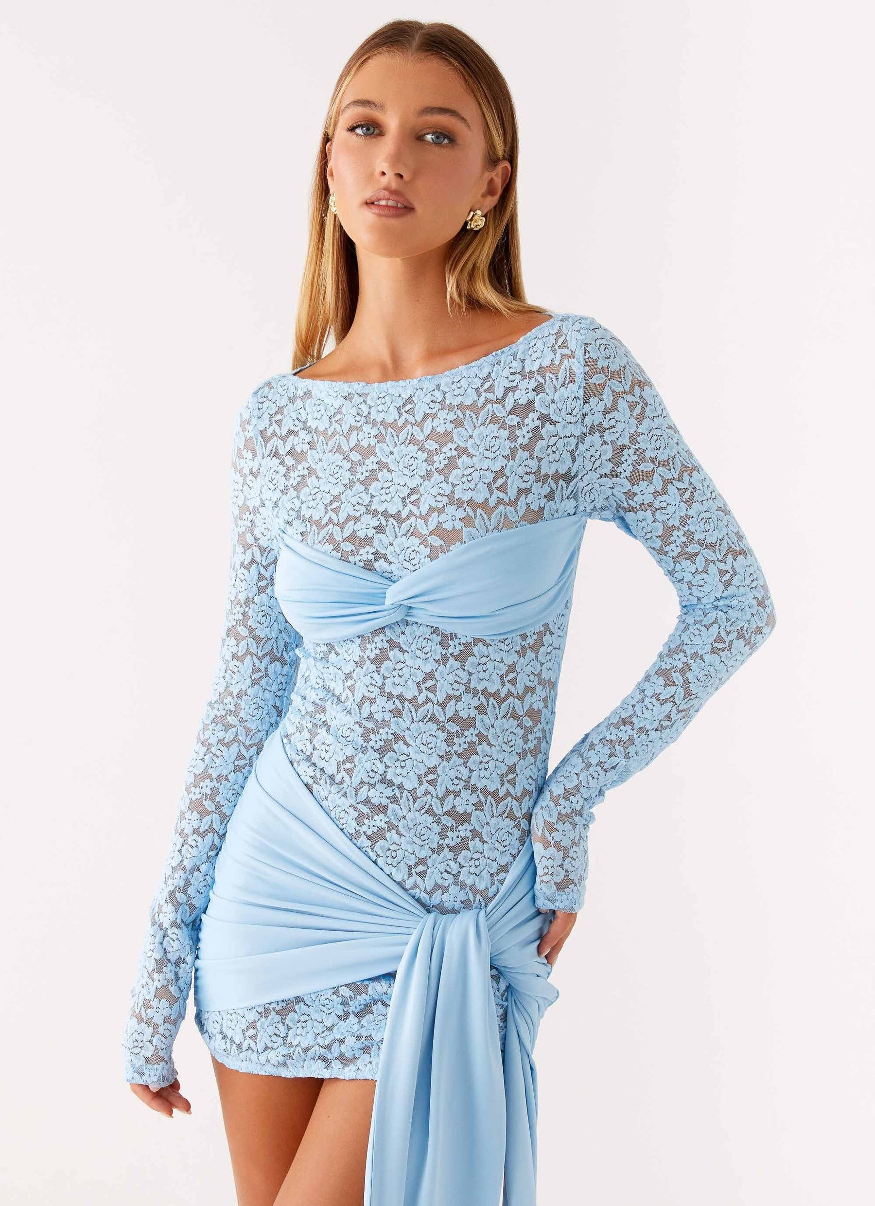 Vestido Manga Longa Rendado com Detalhe Pendurado Modern Panjeia