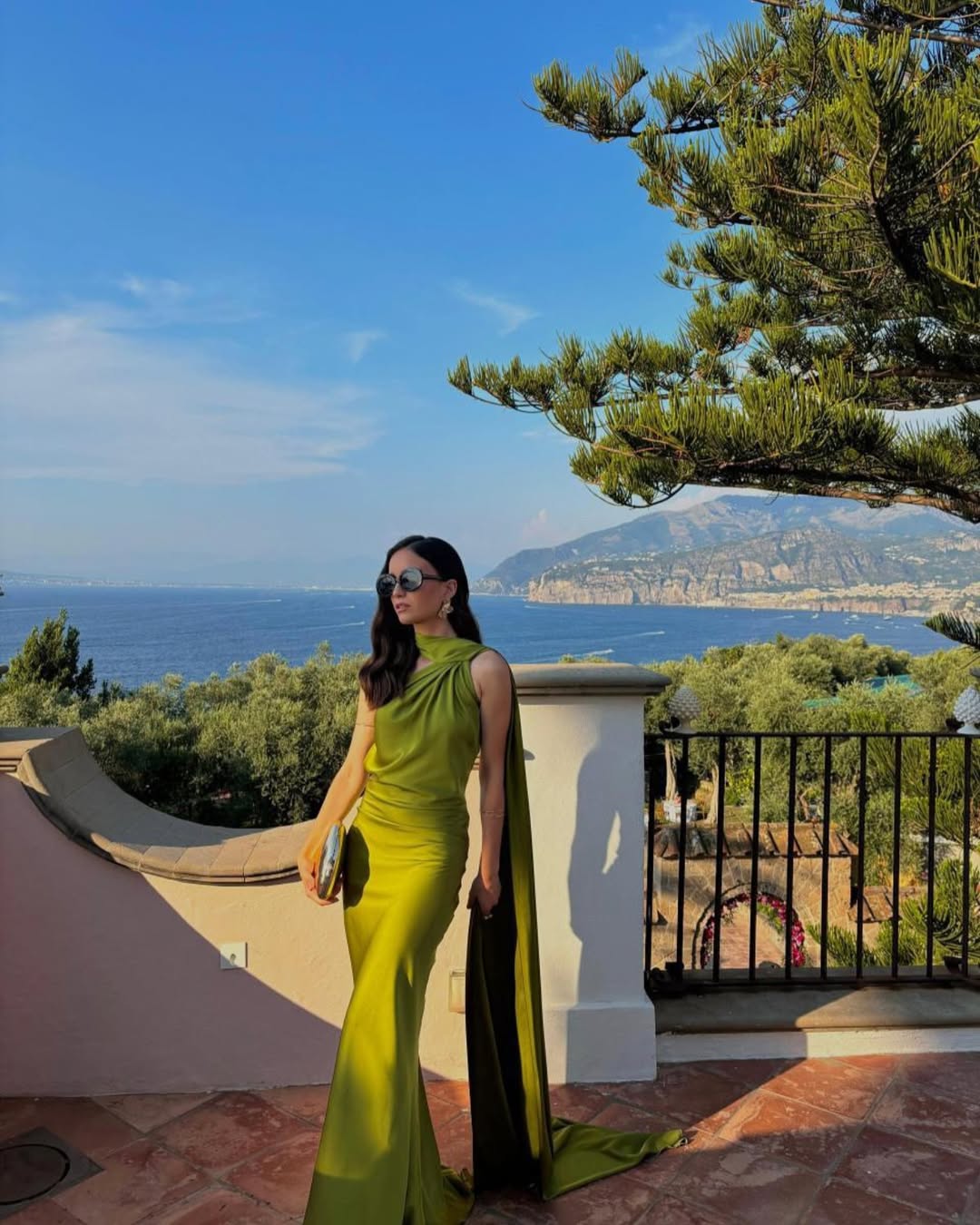 Vestido Longo Decote nas Costas Modern Dominique