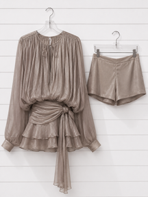 Vestido Curto com Saia de Babados Assimétrico Modern Bela