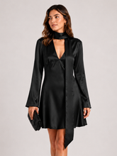 Vestido Feminino Cetim Luxo Manga Flare com Gola Lenço Modern Venezia