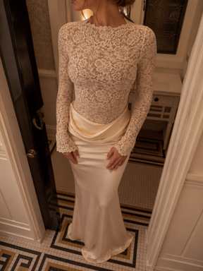 Vestido Manga Longa com Renda e Saia Cetim Modern Dylla