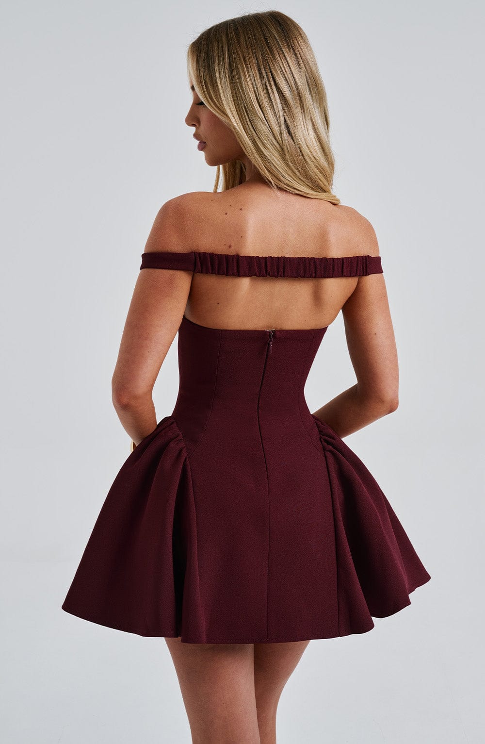 Vestido Curto Ombro a Ombro Modern Grace