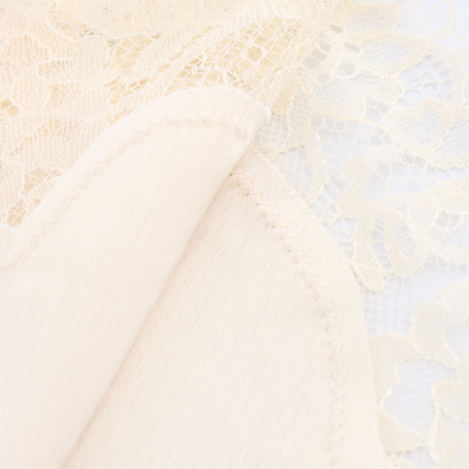 Vestido Curto Cetim Tendência Modern Daily