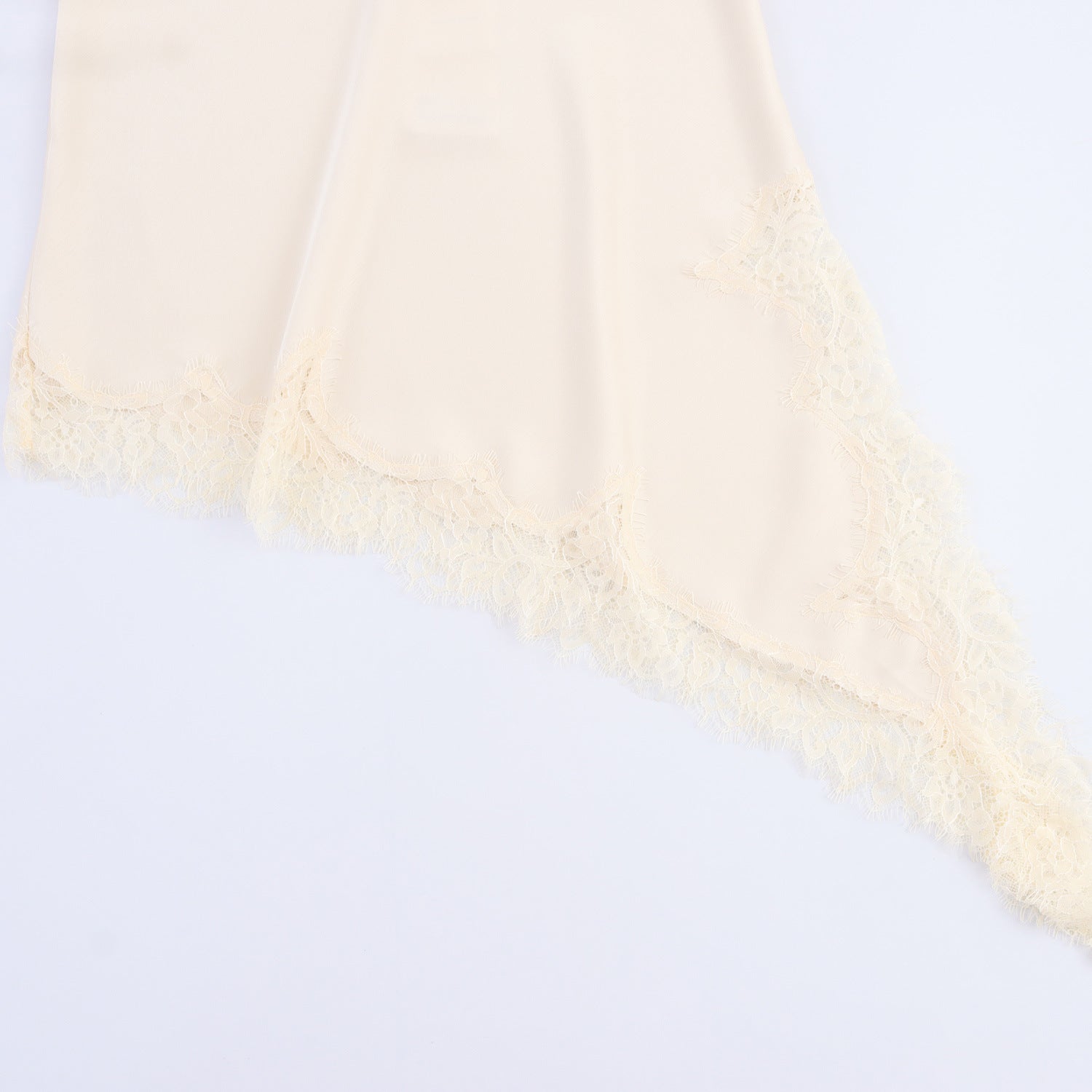 Vestido Curto Cetim Tendência Modern Daily