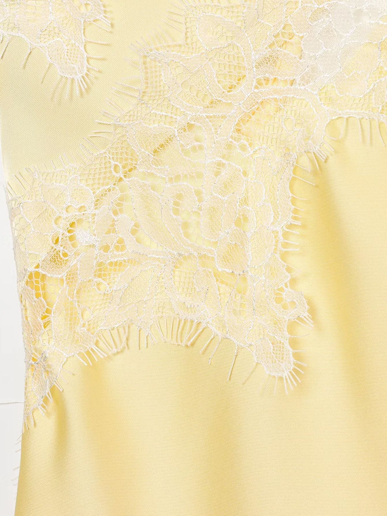 Vestido Curto Cetim Tendência Modern Daily