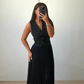 Conjunto Feminino Colete com Aplique de Rosas com Saia Midi Plissada Modern Helena