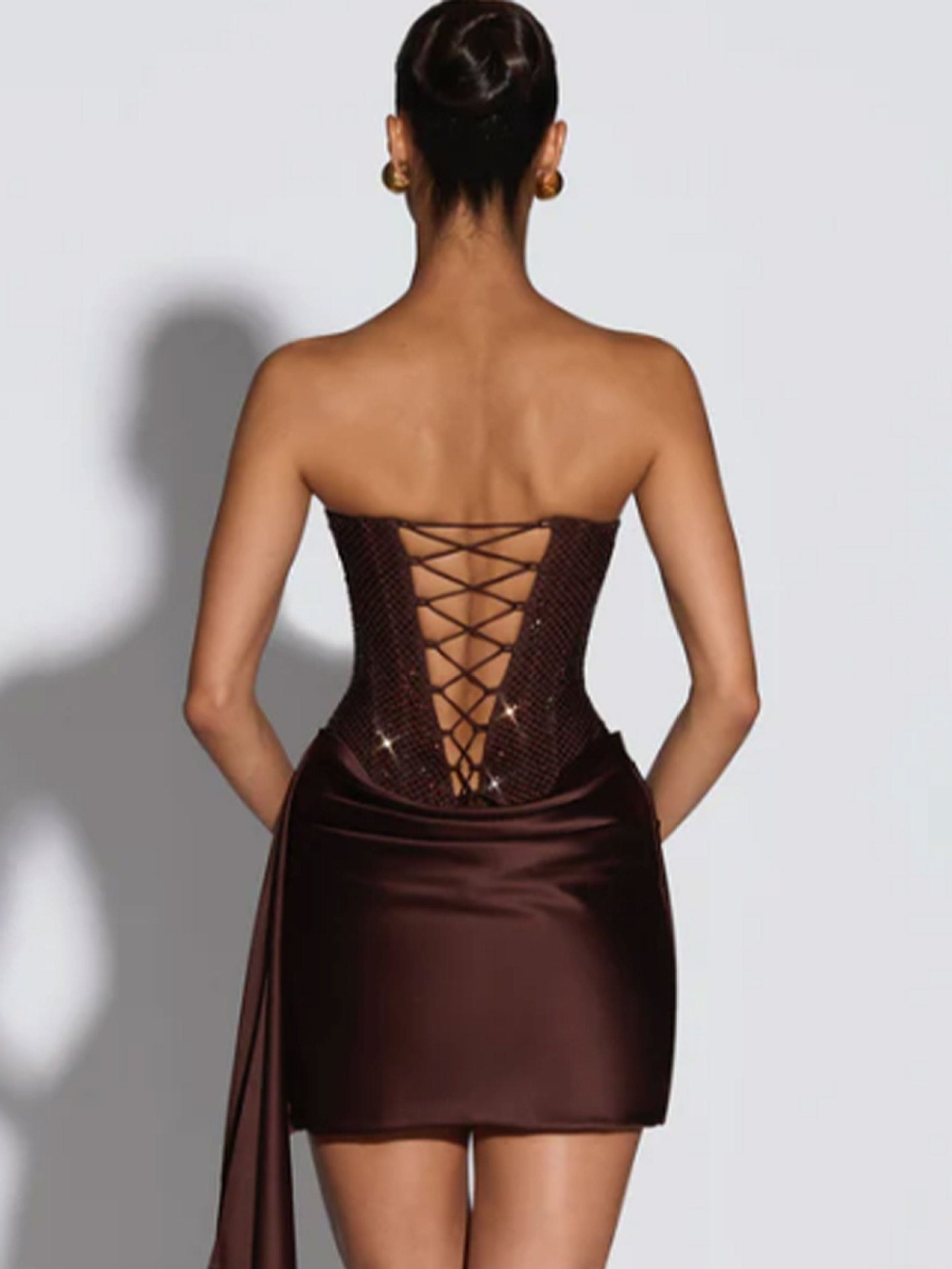 Vestido Curto com Paetê e Drapeado Modern Louisy