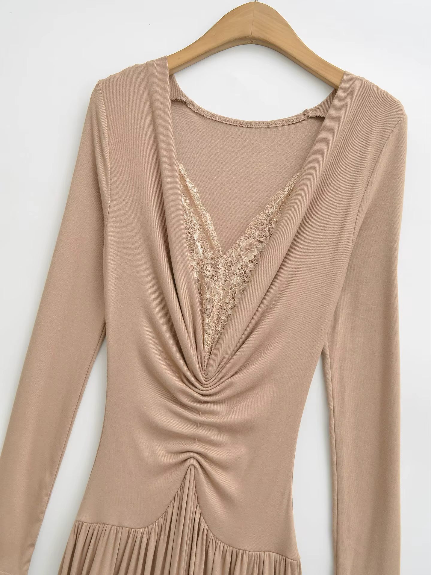 Vestido de Manga Longa Elegante Longo com Renda Modern Dyni