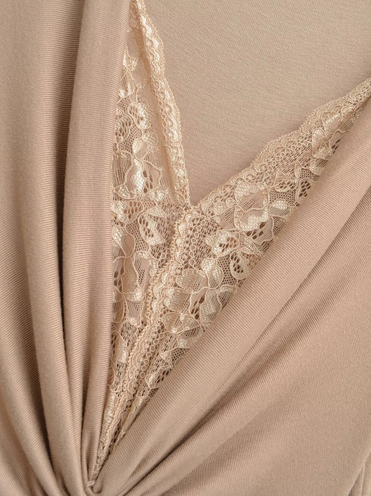 Vestido de Manga Longa Elegante Longo com Renda Modern Dyni