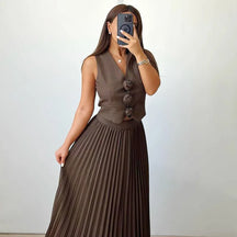Conjunto Feminino Colete com Aplique de Rosas com Saia Midi Plissada Modern Helena