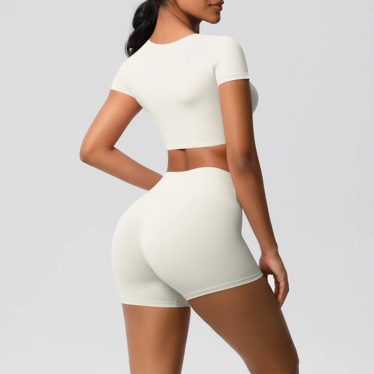 Conjunto Top Meia Manga e Shorts Cós Alto Modern Basic