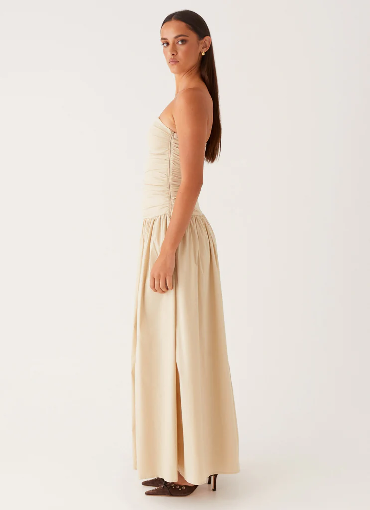 Vestido Sem Alças Elegante Modern Merlot