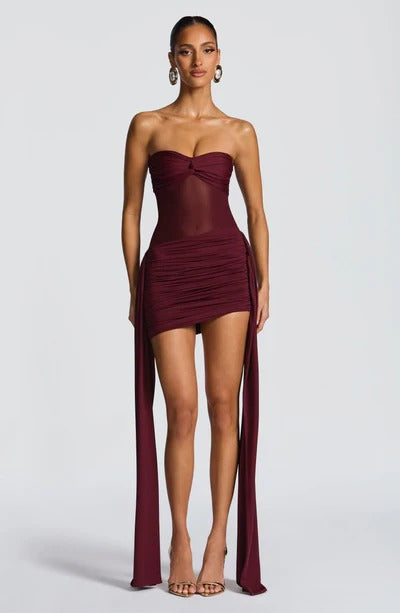 Vestido Curto Sem Alças Detalhe Assimétrico Pendurado Modern Fiorella