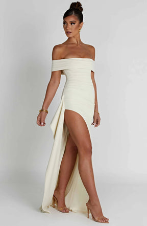 Vestido Longo Ombro a Ombro com Fenda Modern July