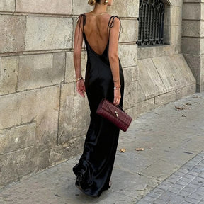 Vestido Longo Acetinado Decote nas Costas Modern Eden