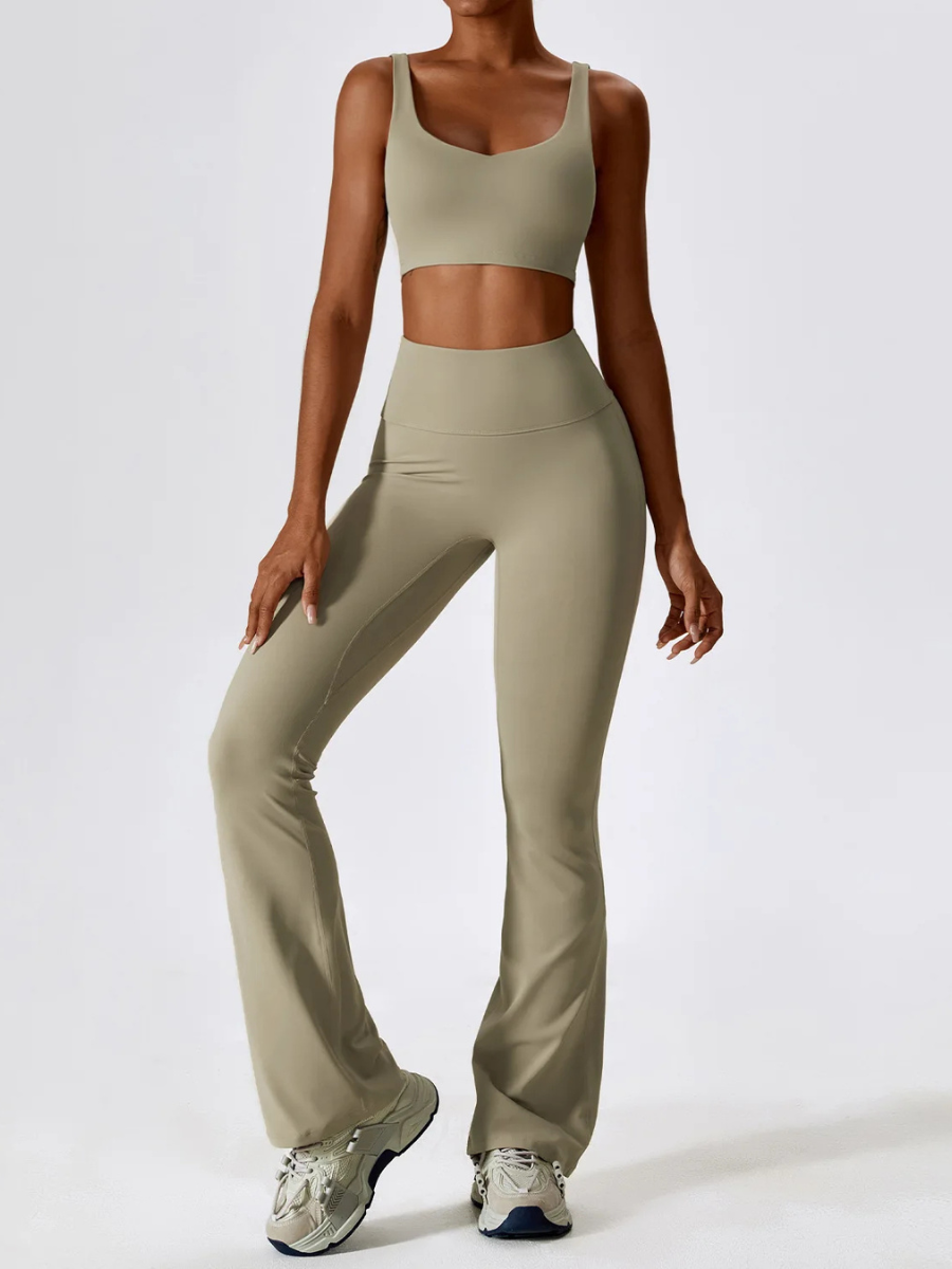 Conjunto Top Regata e Calça Flare Modern Motion