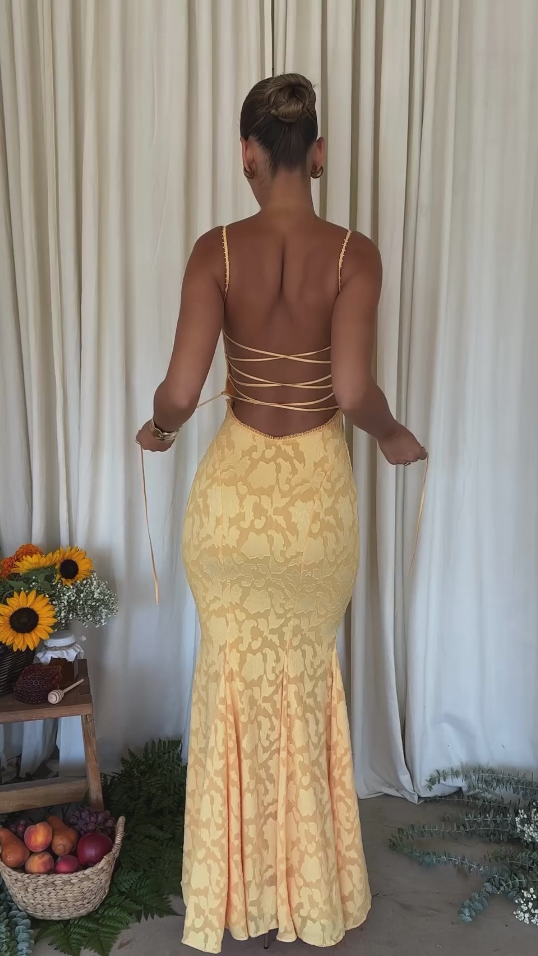 Vestido Longo Rendado com Amarrações Modern Joan